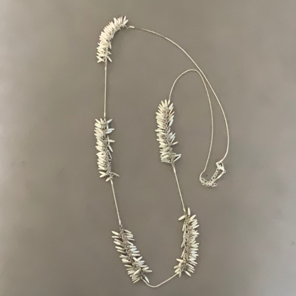 Kendra Scott necklace